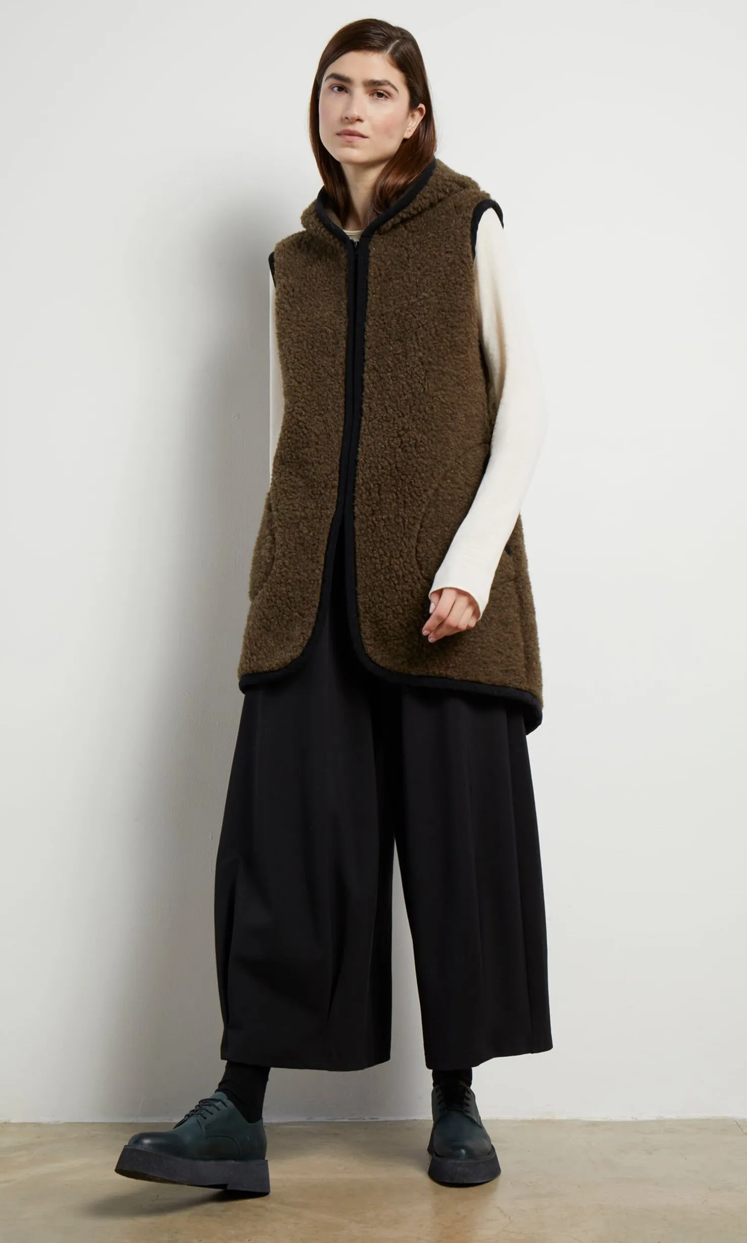 Bigger Rambler Gilet - Peat Brown