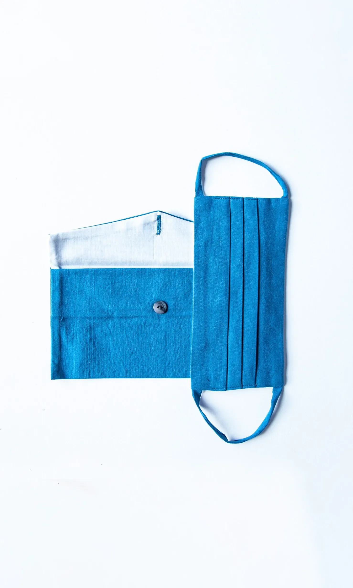 Pleated Face Mask & Pouch - Finnish Blue